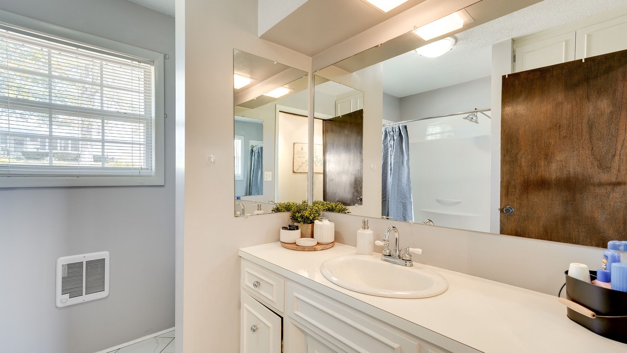 Photo of Bathroom in Shell Knob