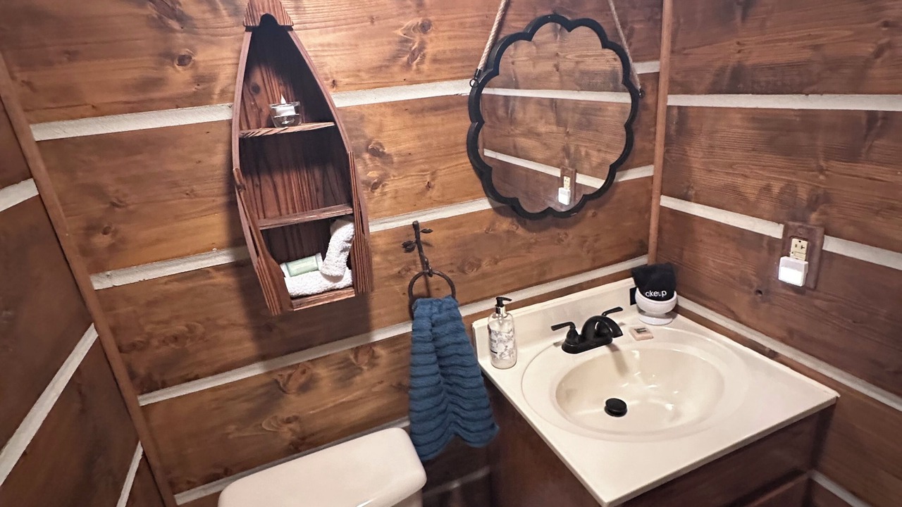 Photo of Bathroom in Pittsburg