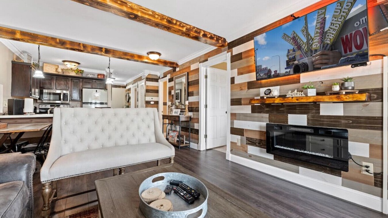 Photo of Livingroom in Notch Estates