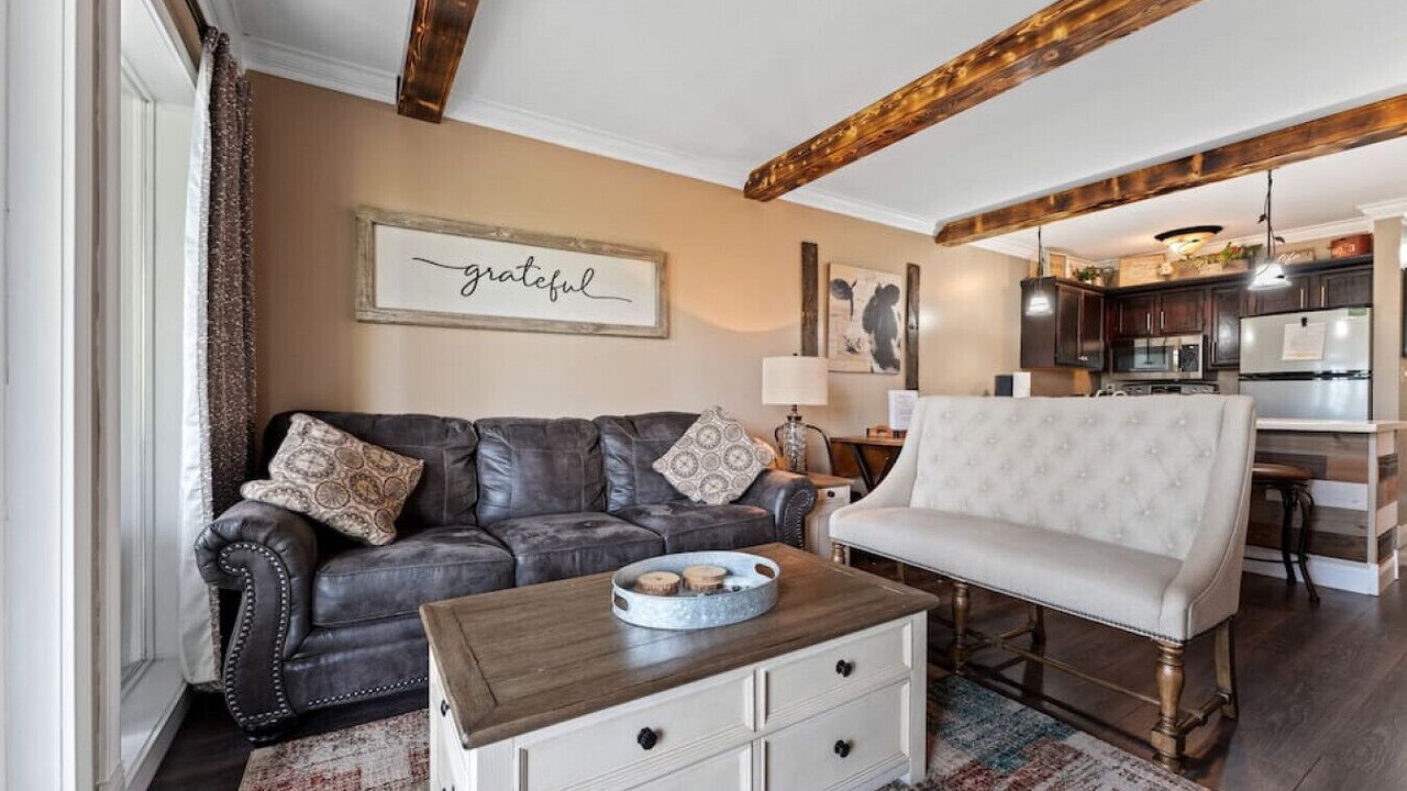Photo of Livingroom in Notch Estates