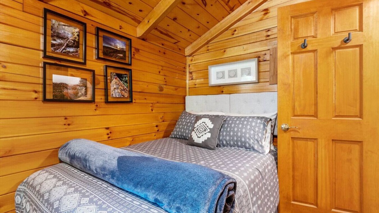 Photo of Bedroom in Rogers
