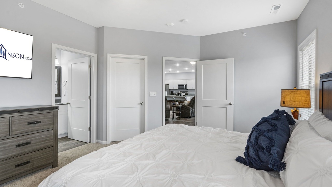 Photo of Bedroom in Branson West