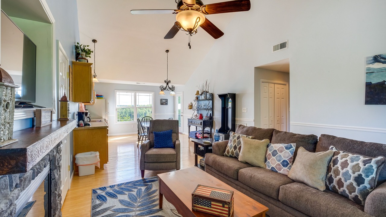 Photo of Livingroom in Taylorsville