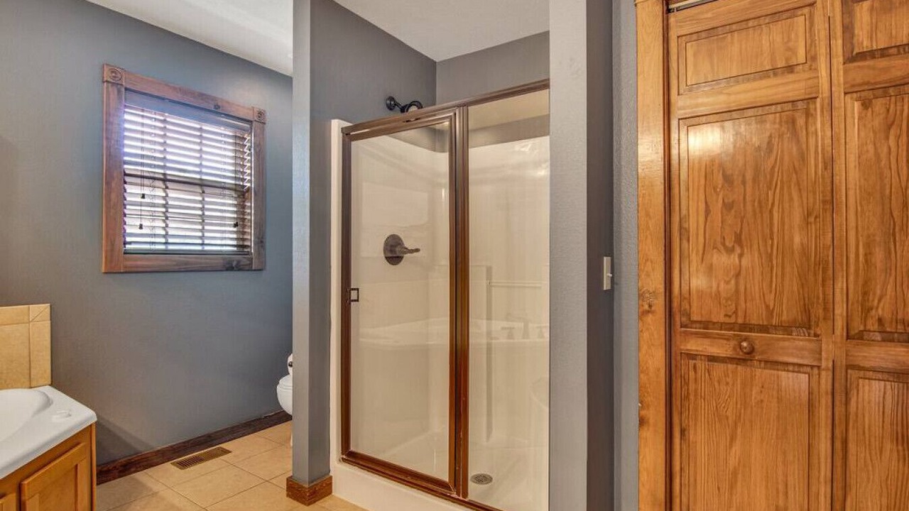Photo of Bathroom in Reeds Spring