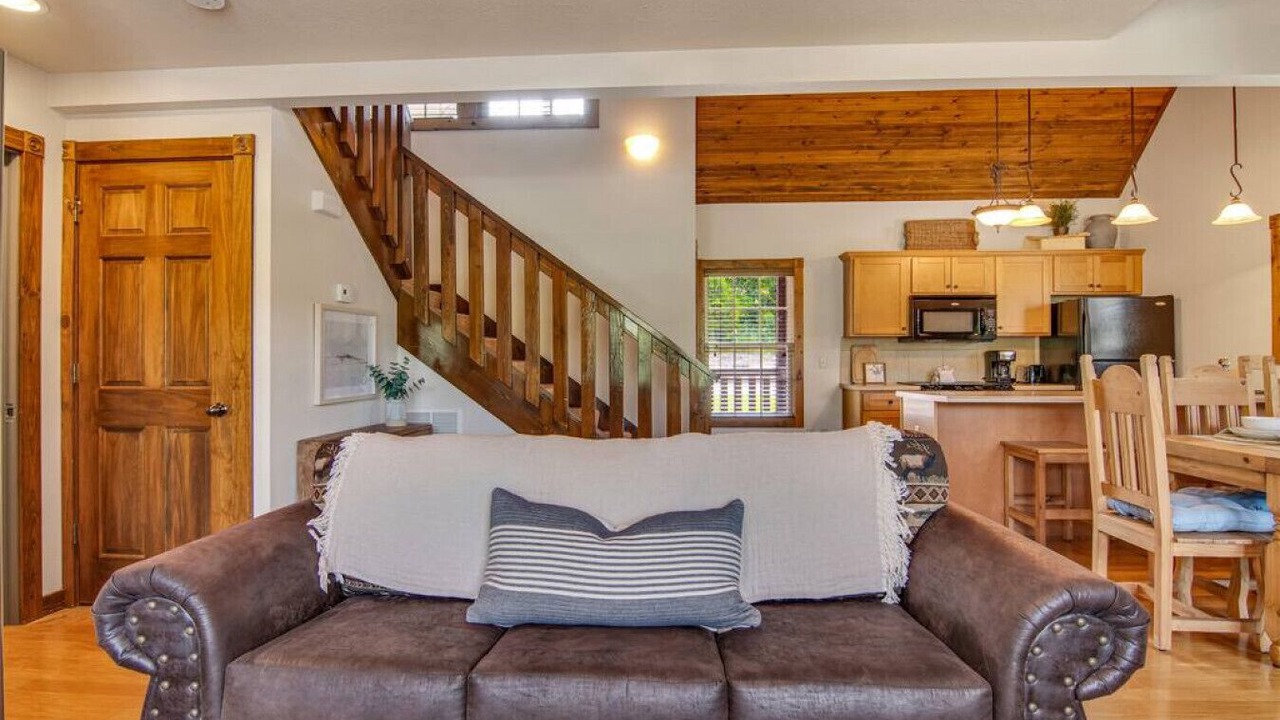 Photo of Livingroom in Reeds Spring