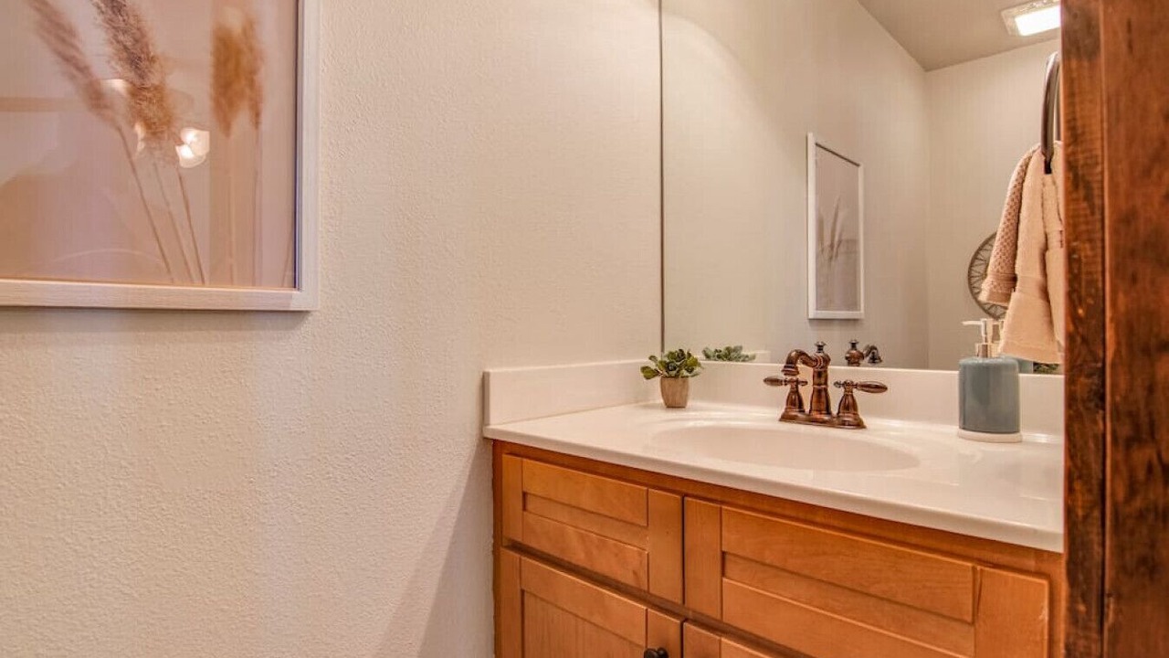 Photo of Bathroom in Reeds Spring