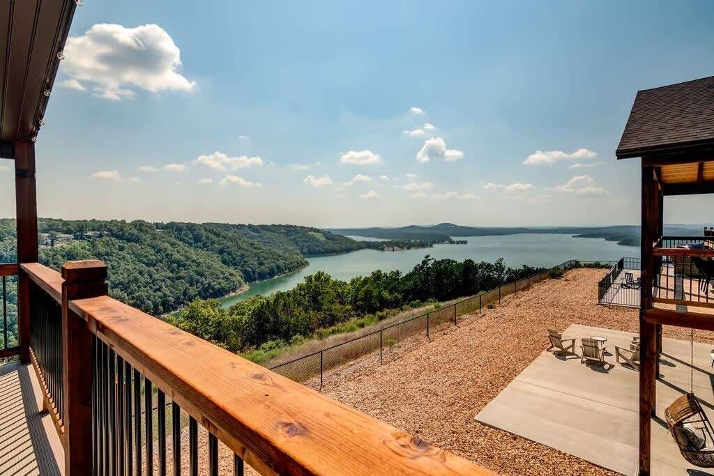 Photo of Patio Balcony in Kimberling City