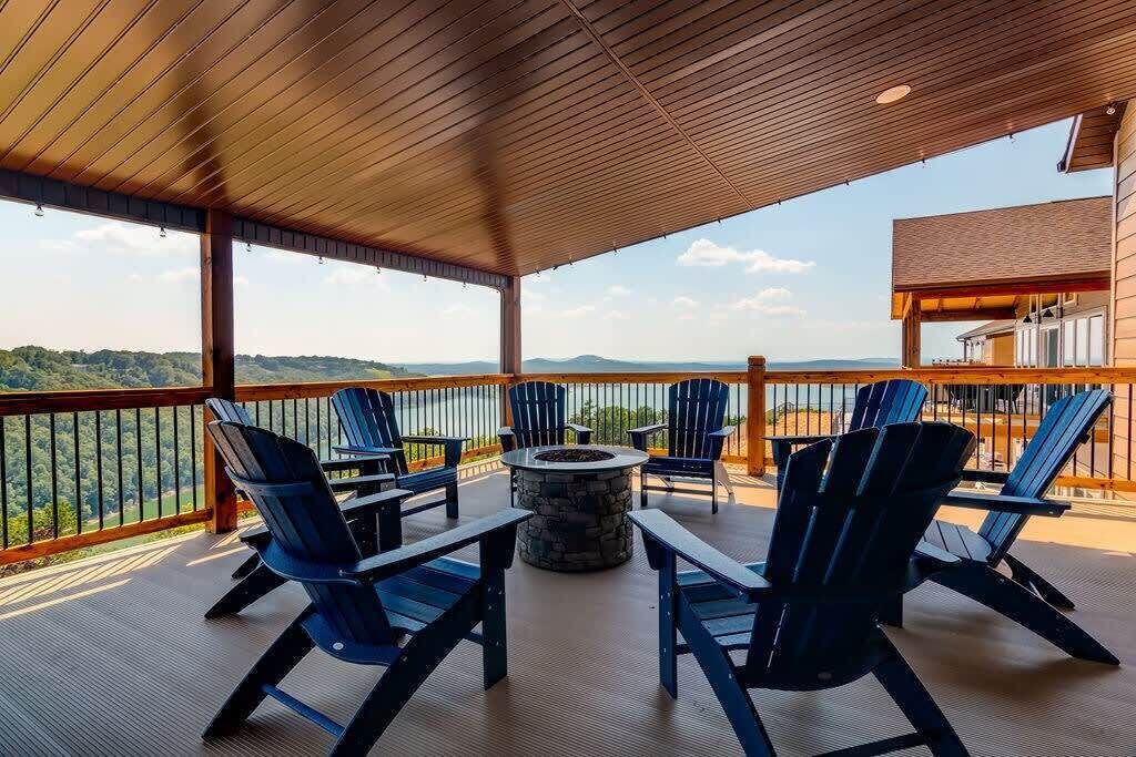 Photo of Patio Balcony in Kimberling City