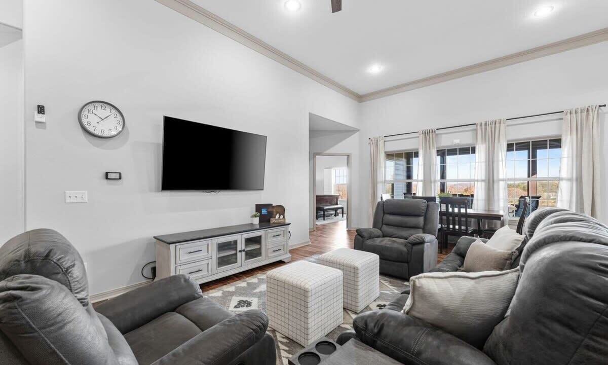 Photo of Livingroom in Branson West