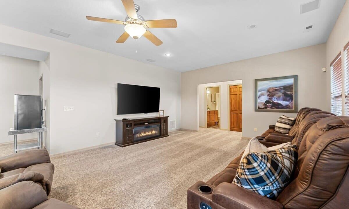 Photo of Livingroom in Branson West