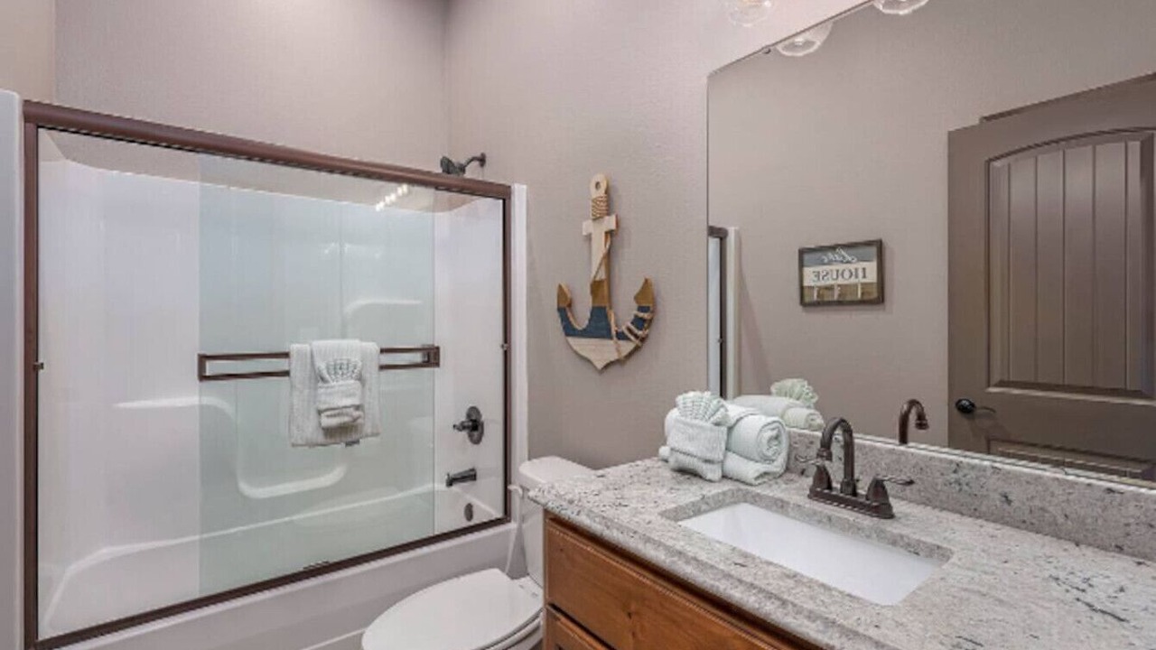 Photo of Bathroom in Hollister