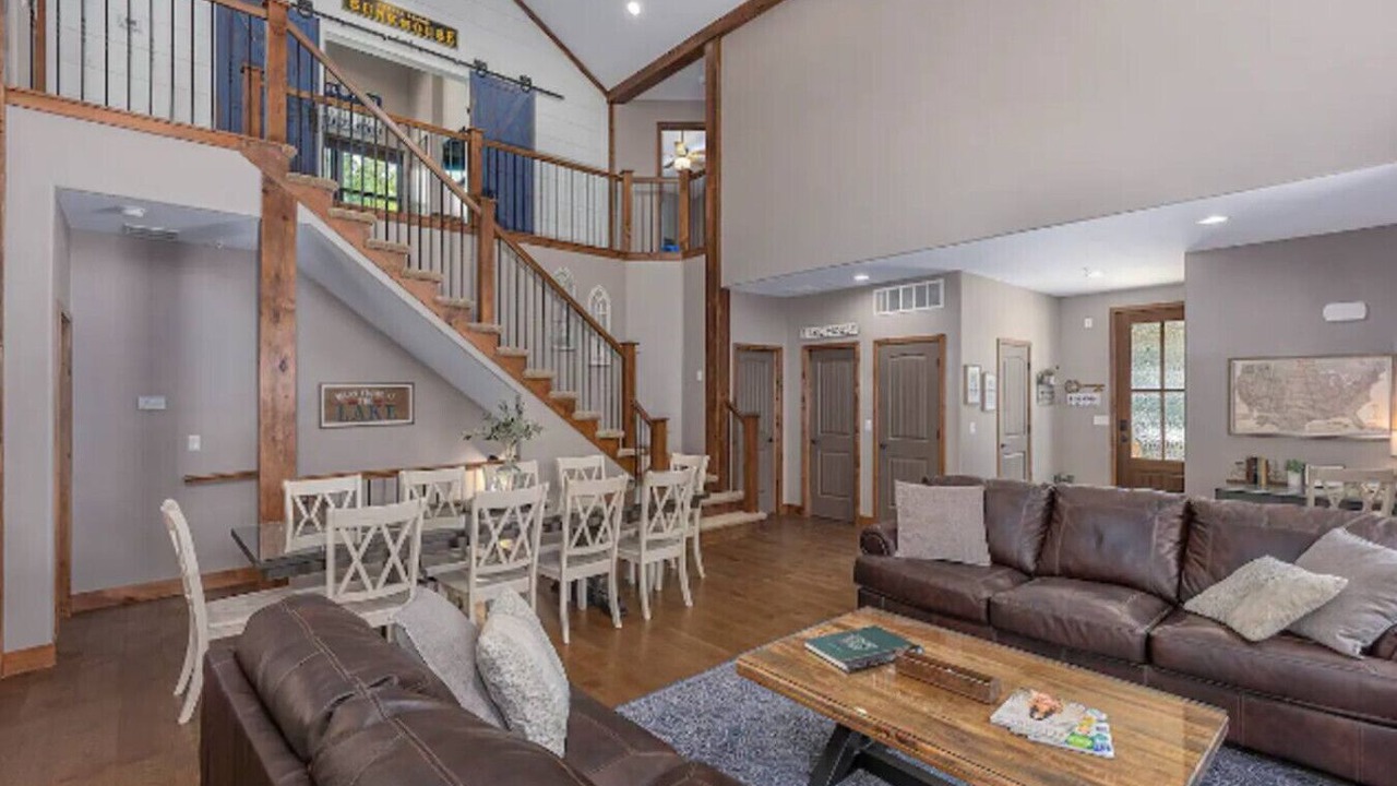 Photo of Livingroom in Hollister