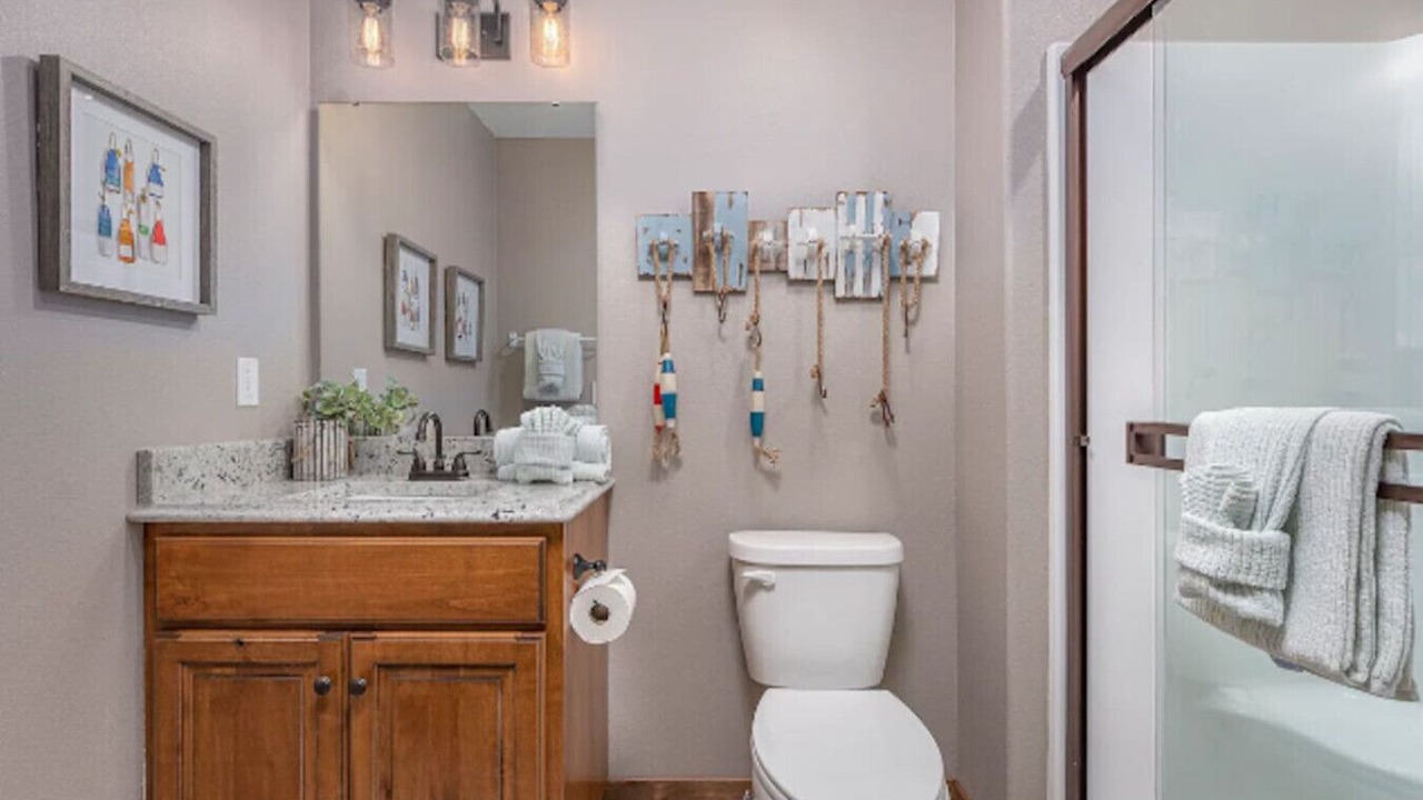 Photo of Bathroom in Hollister