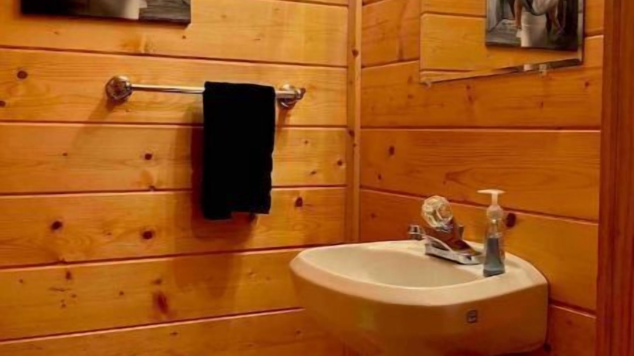 Photo of Bathroom in Copperhill