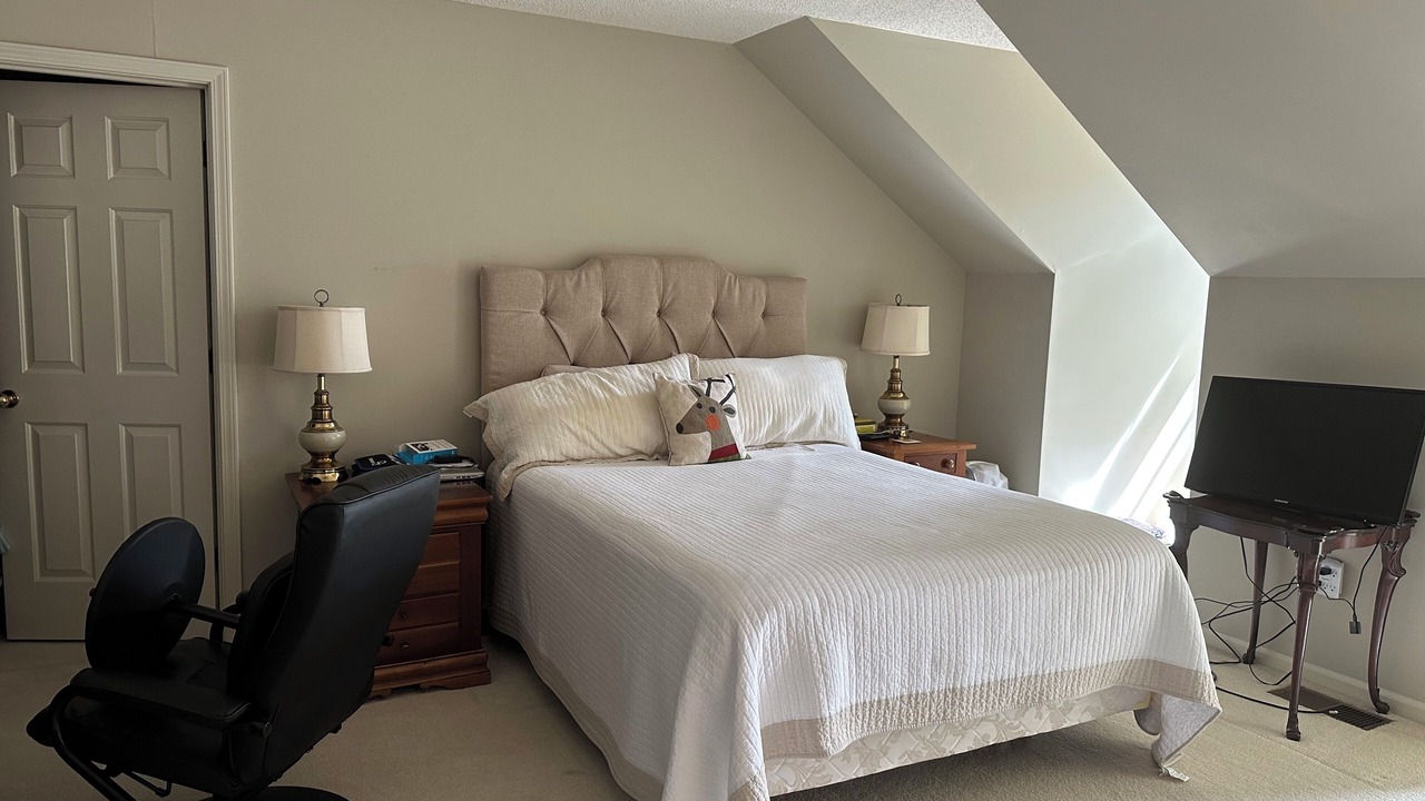 Photo of Bedroom in Woodland Hills Estates