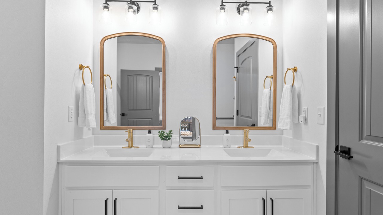 Photo of Bathroom in Kimberling City