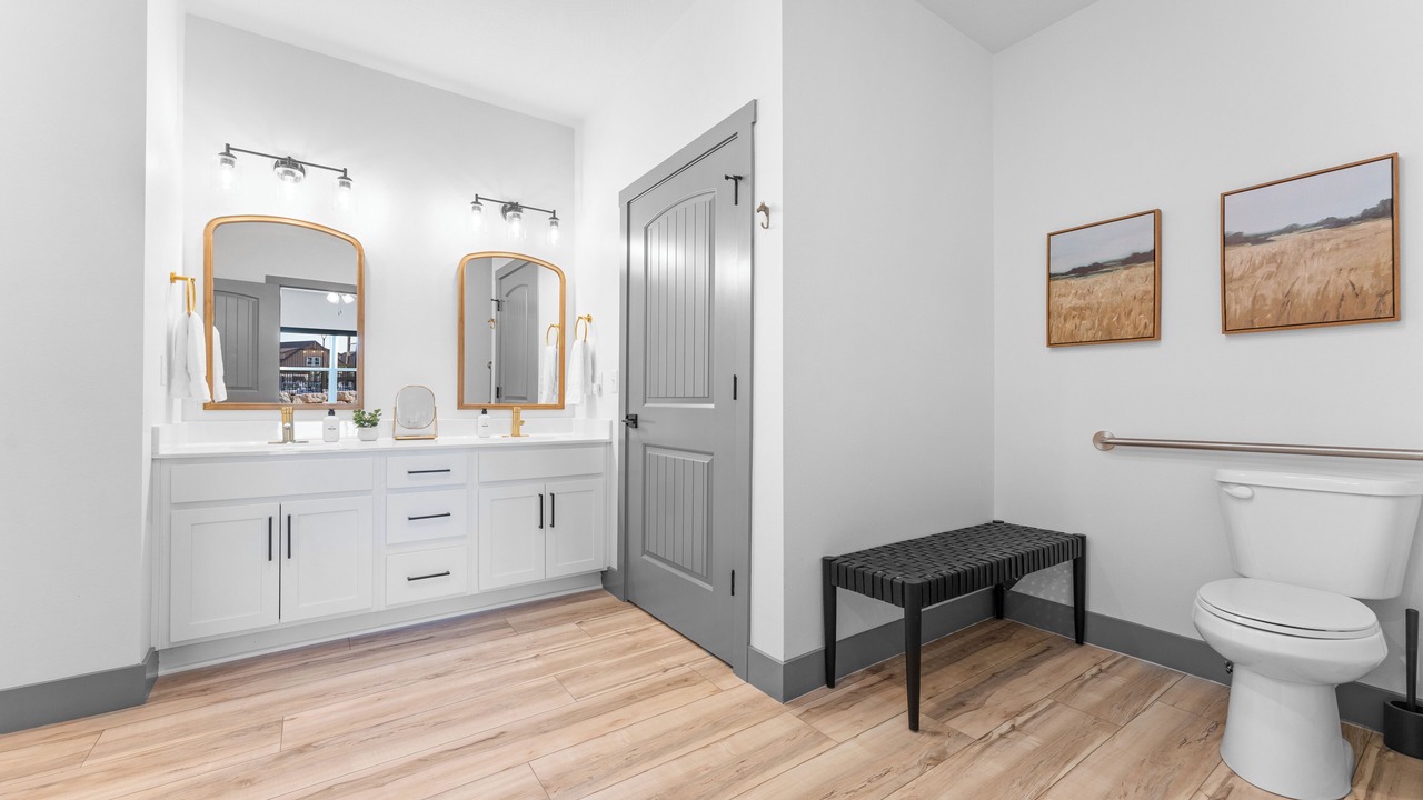 Photo of Bathroom in Kimberling City