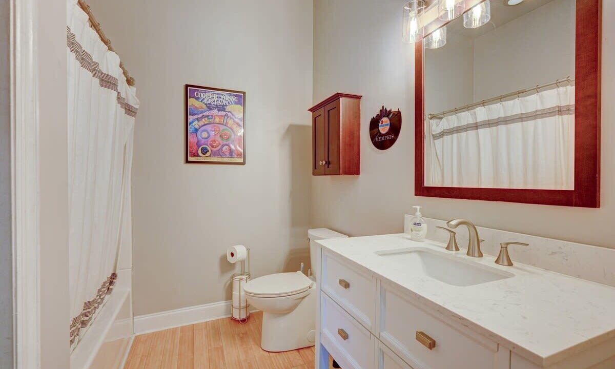 Photo of Bathroom in Cooper-Young Historic District
