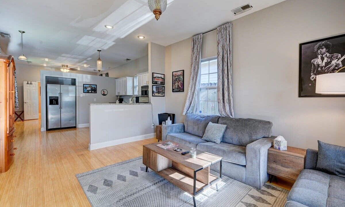 Photo of Livingroom in Cooper-Young Historic District
