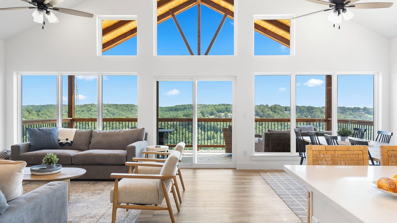 Photo of Livingroom in Kimberling City