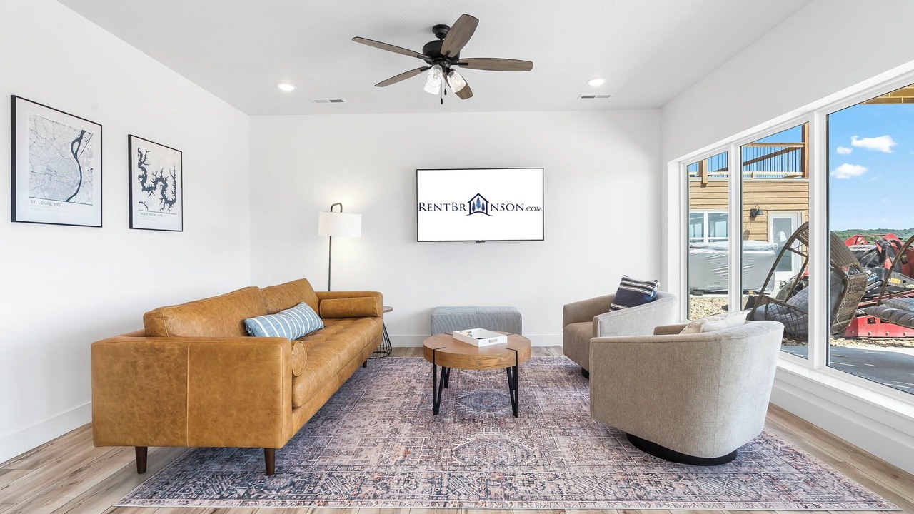 Photo of Livingroom in Kimberling City