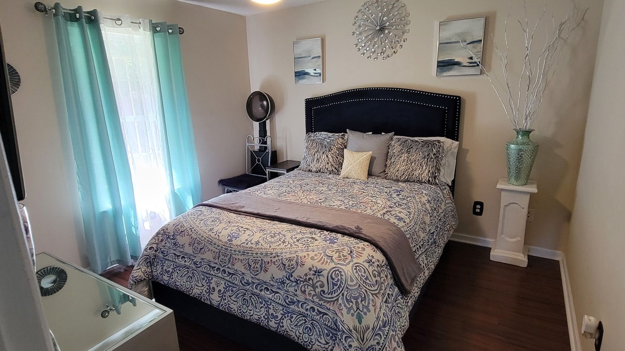 Photo of Bedroom in Lupton City