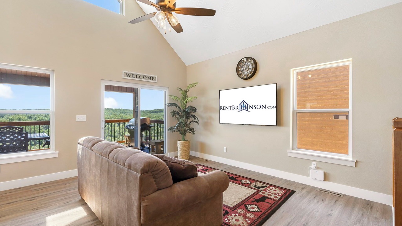 Photo of Livingroom in Kimberling City