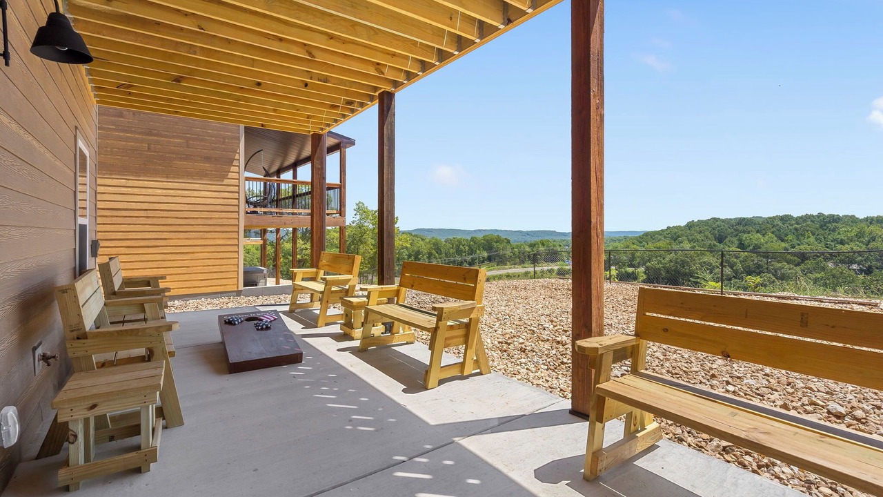 Photo of Patio Balcony in Kimberling City