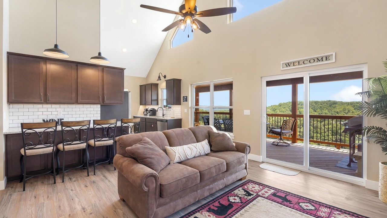 Photo of Livingroom in Kimberling City