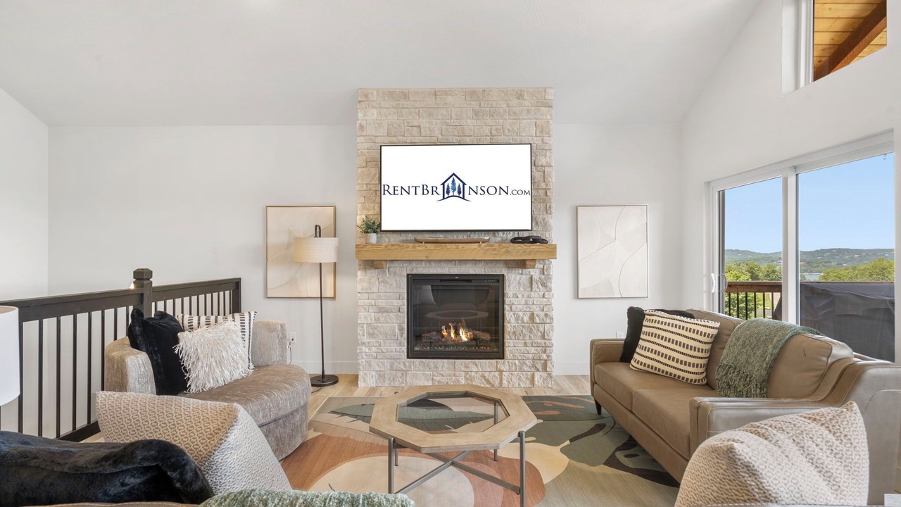 Photo of Livingroom in Kimberling City