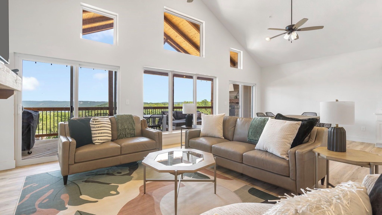 Photo of Livingroom in Kimberling City