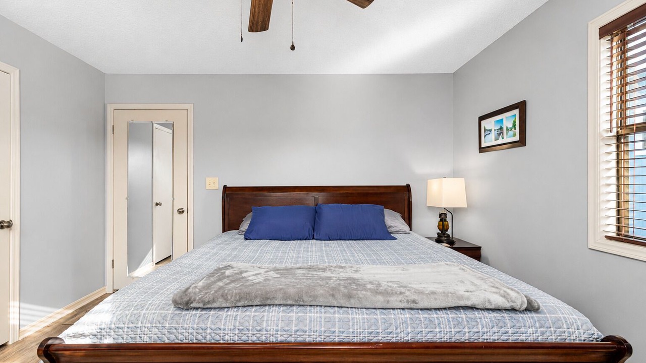 Photo of Bedroom in Grove