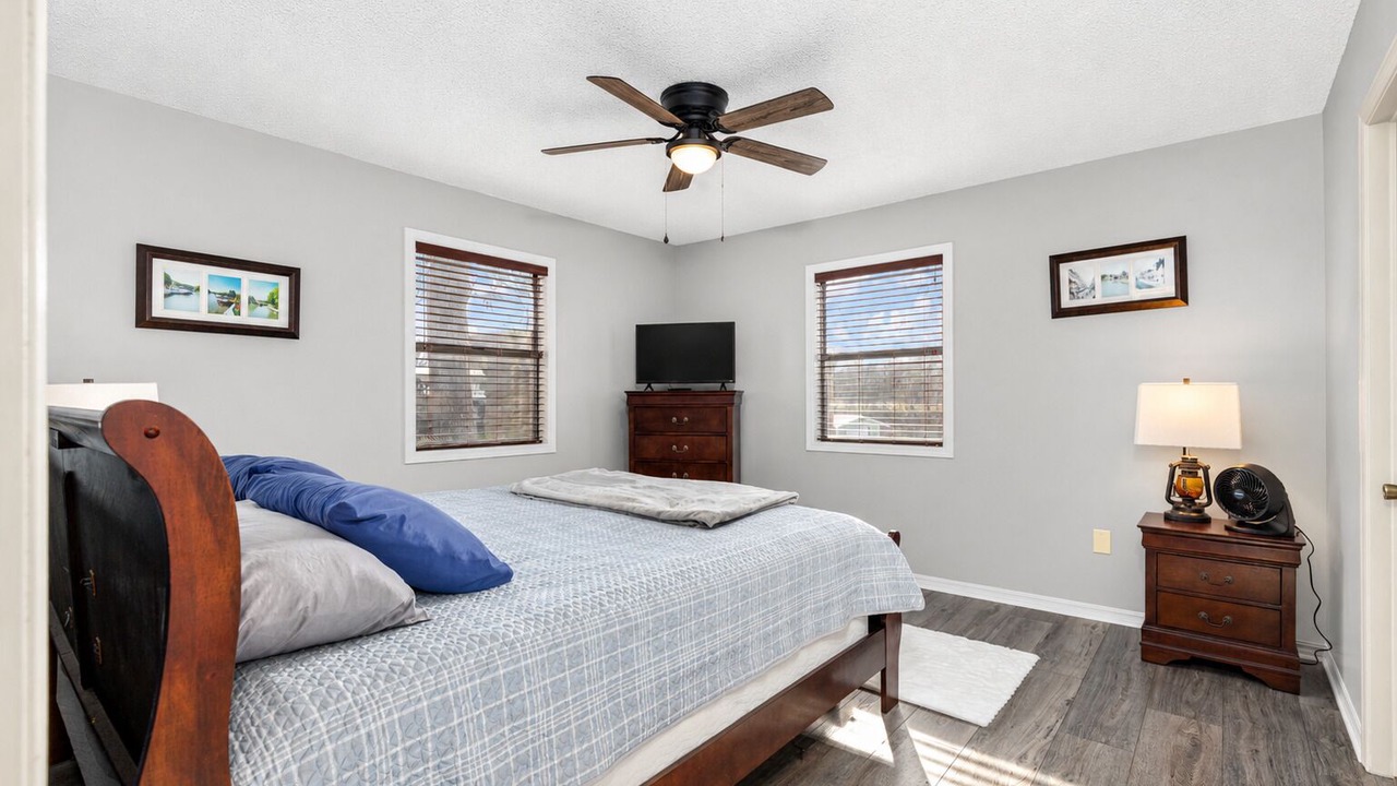 Photo of Bedroom in Grove