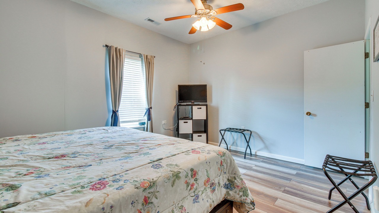Photo of Bedroom in Jonesville