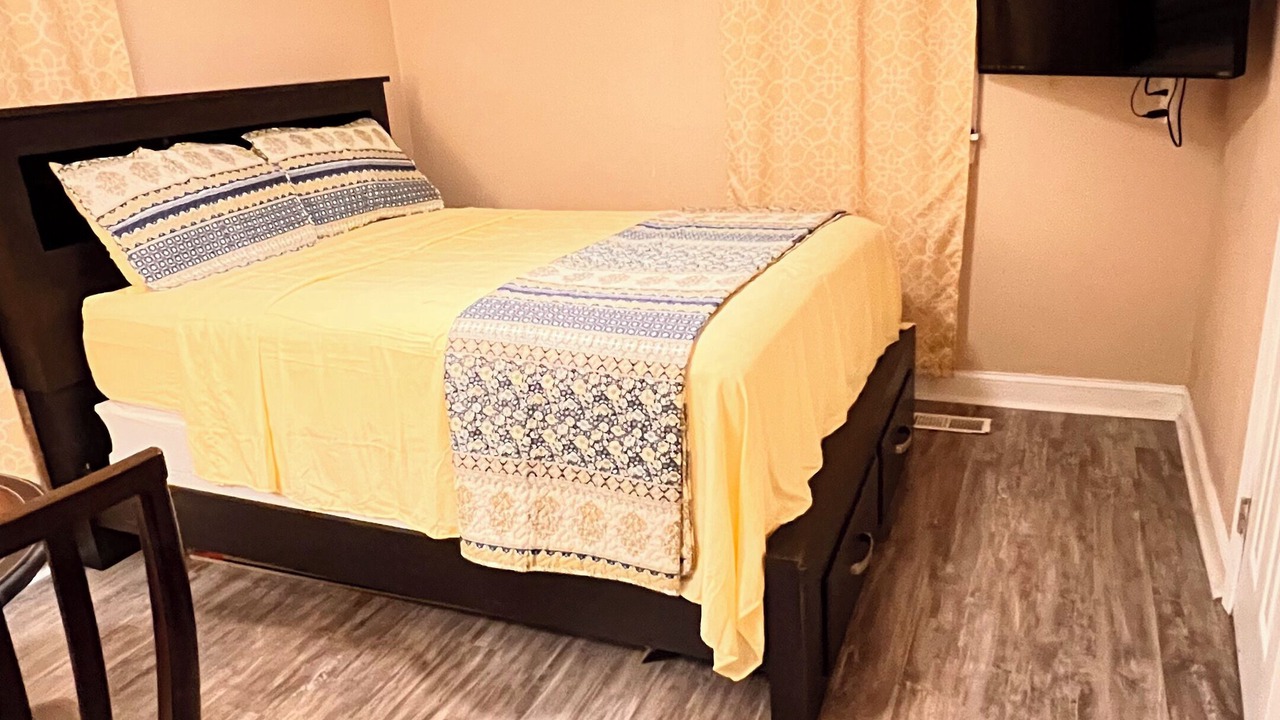 Photo of Bedroom in Pleasure Ridge Park
