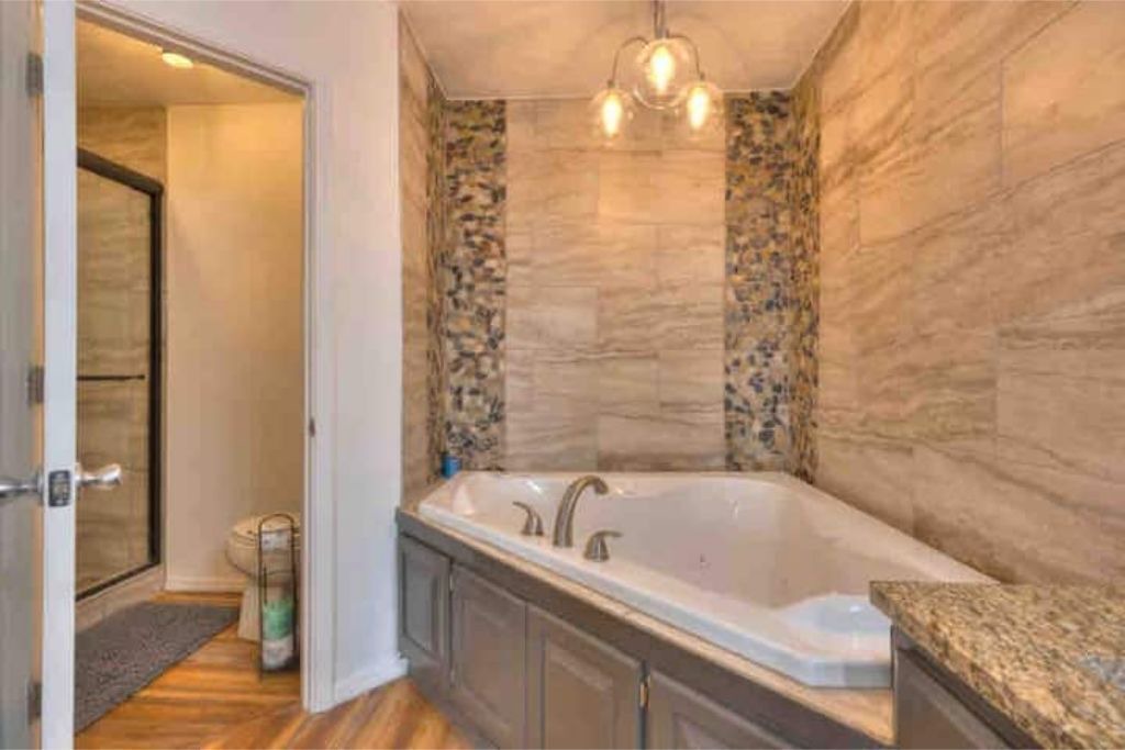 Photo of Bathroom in Branson
