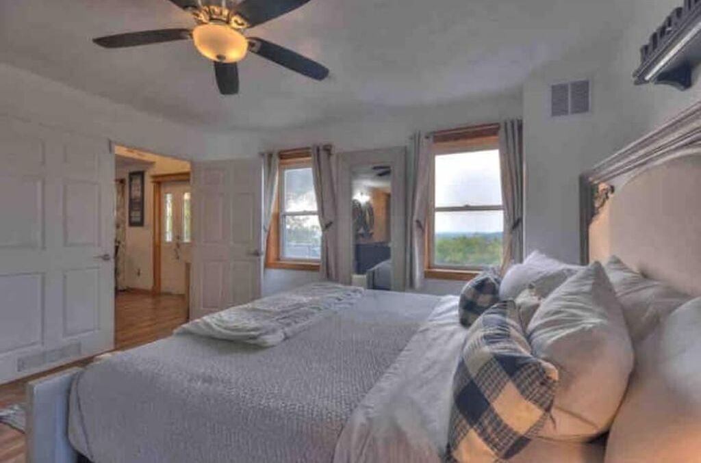 Photo of Bedroom in Branson