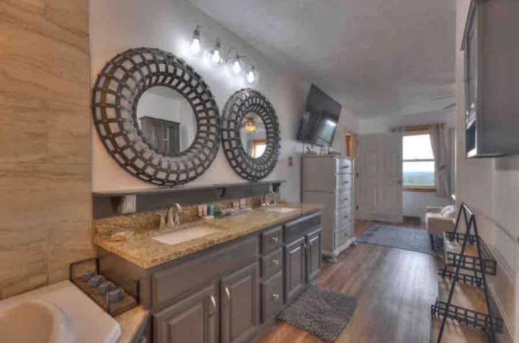 Photo of Bathroom in Branson