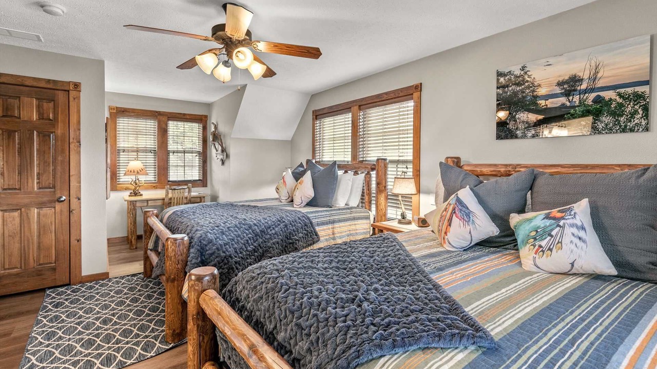 Photo of Bedroom in Reeds Spring