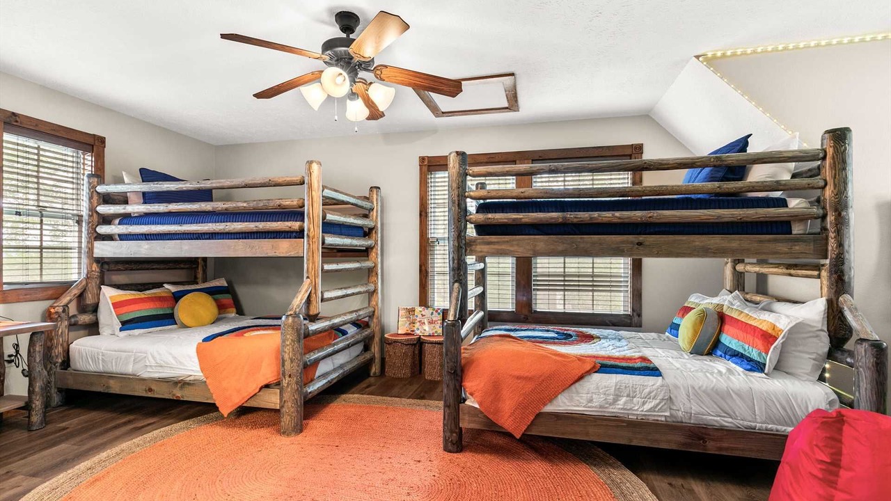 Photo of Bedroom in Reeds Spring