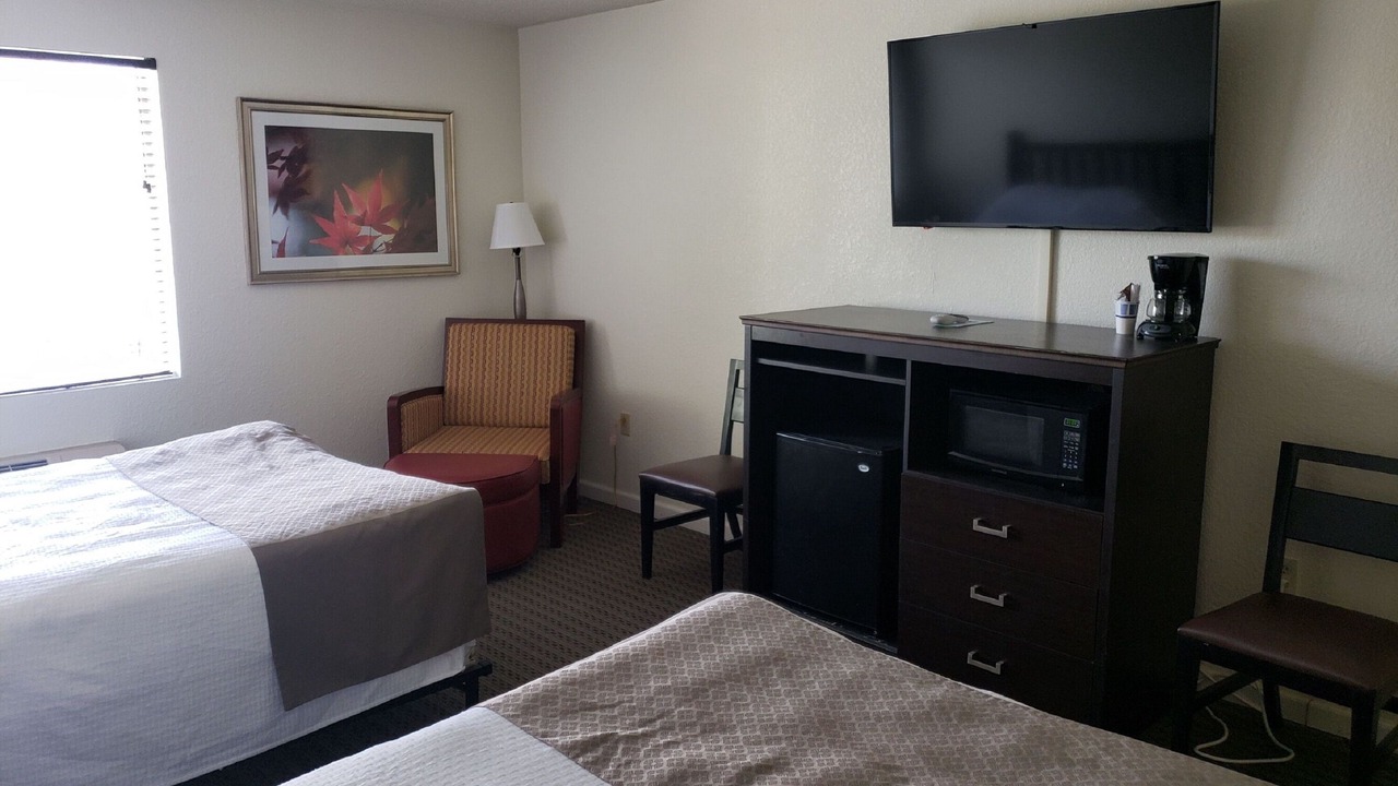 Photo of Bedroom in Branson Theater District