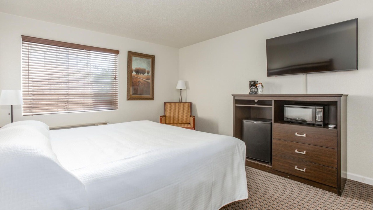Photo of Bedroom in Branson Theater District