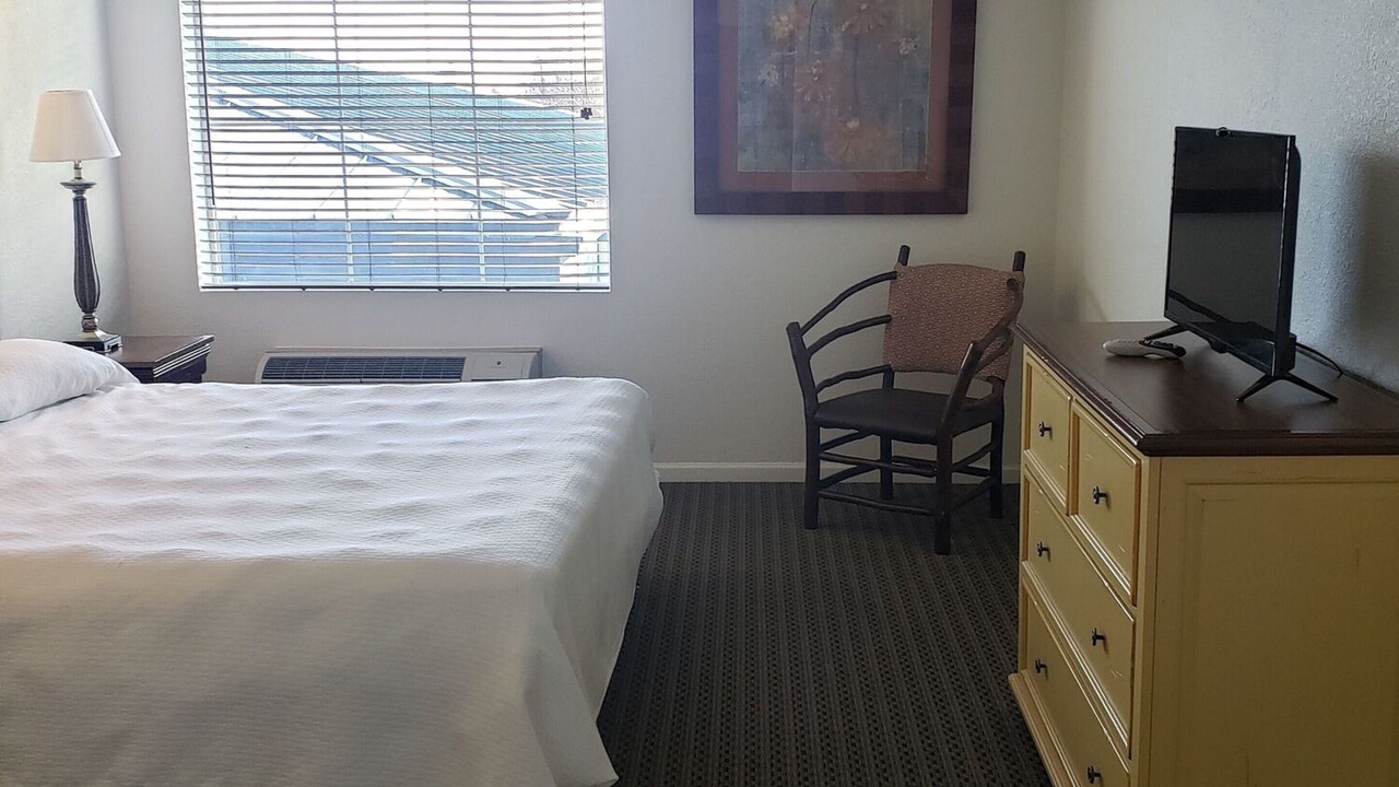 Photo of Bedroom in Branson Theater District