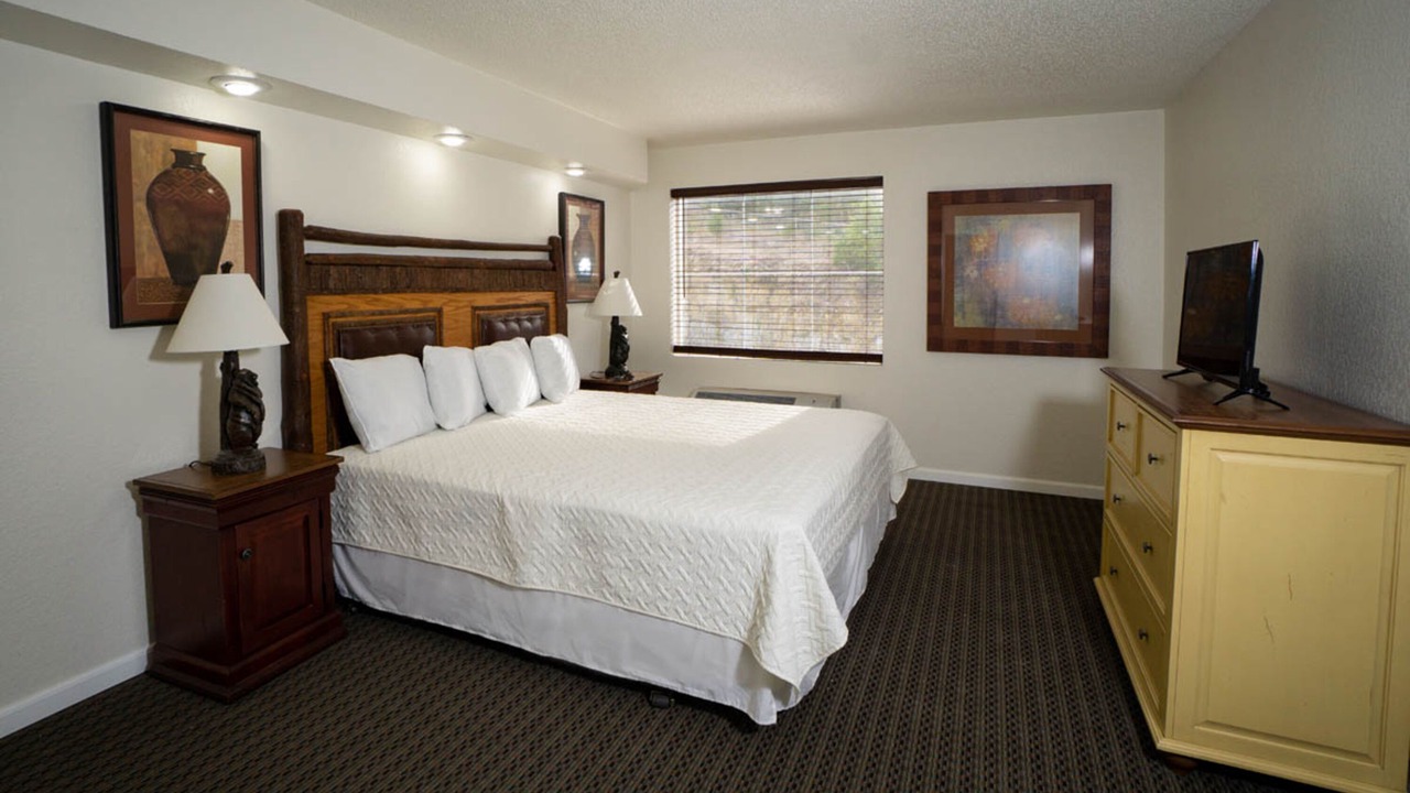 Photo of Bedroom in Branson Theater District