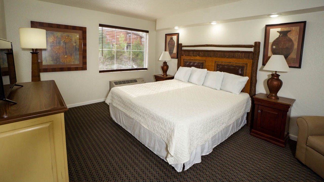 Photo of Bedroom in Branson Theater District