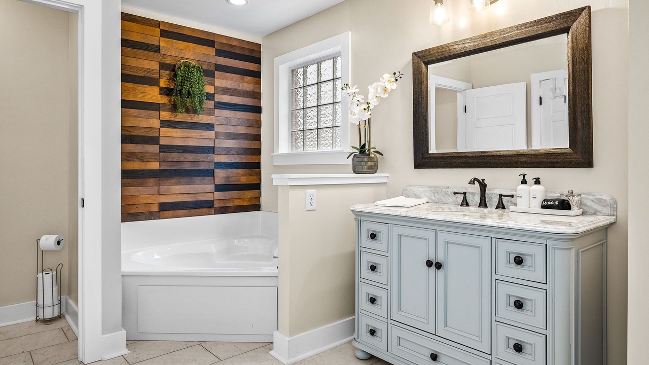 Photo of Bathroom in Waddy