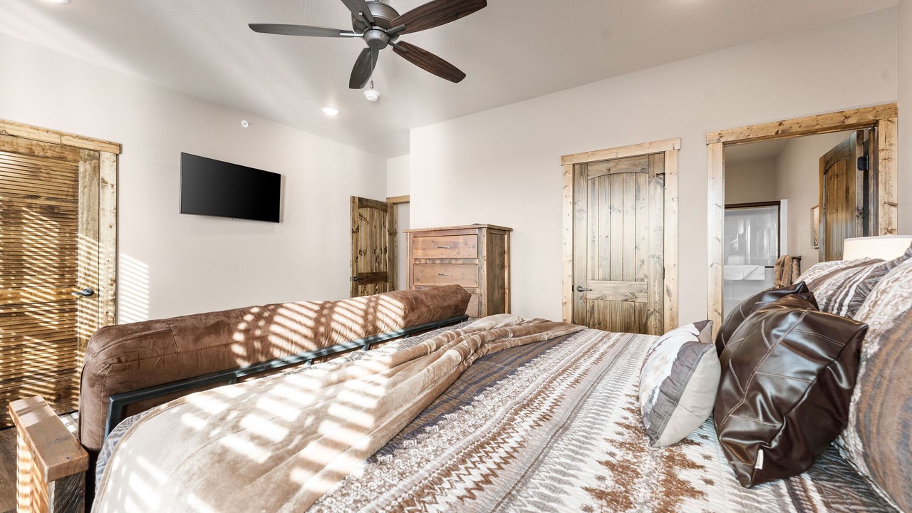 Photo of Bedroom in Kimberling City