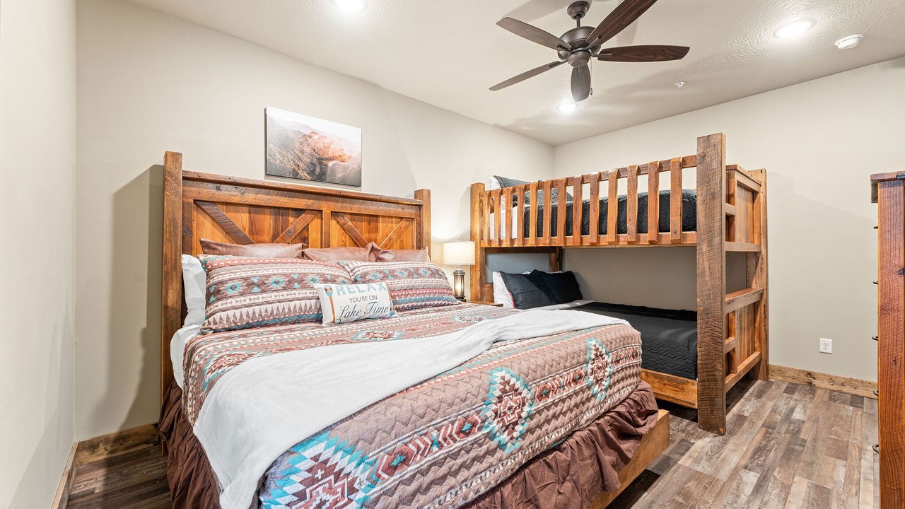 Photo of Bedroom in Kimberling City