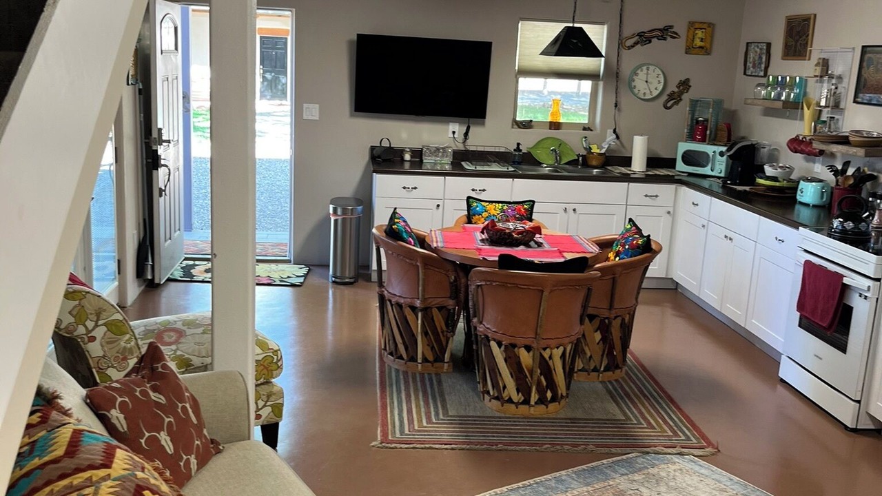 Photo of Livingroom in South Valley