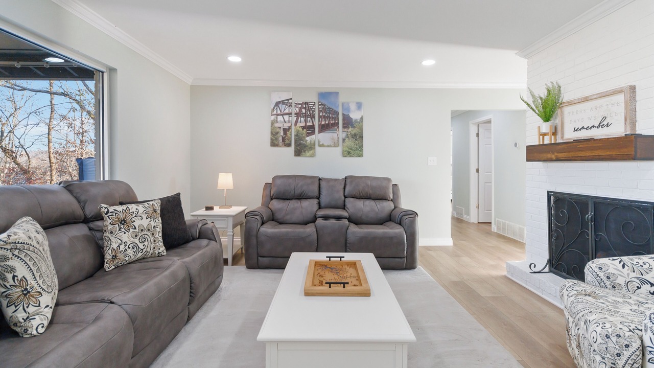 Photo of Livingroom in Bronston